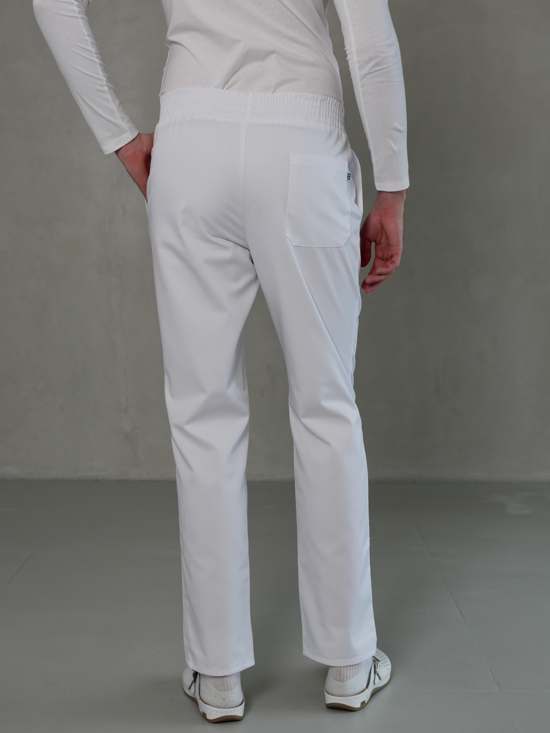 Мужские медицинские брюки на резинке белые 20-07