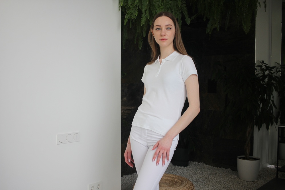 Жіноча футболка-поло з коротким рукавом біла