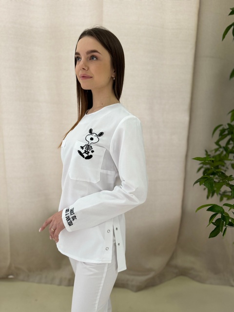 Белая медицинская куртка арт.20-08 с вышивкой рентген