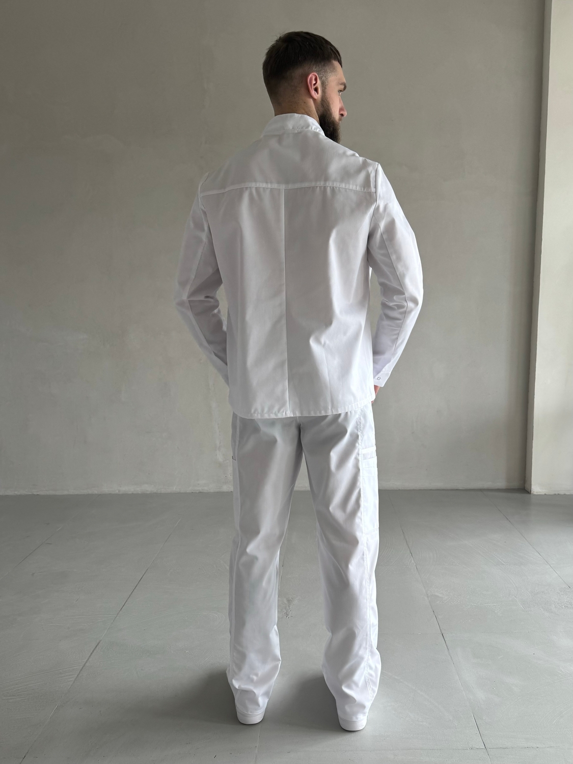 Чоловічий медичний костюм 24-03 білий