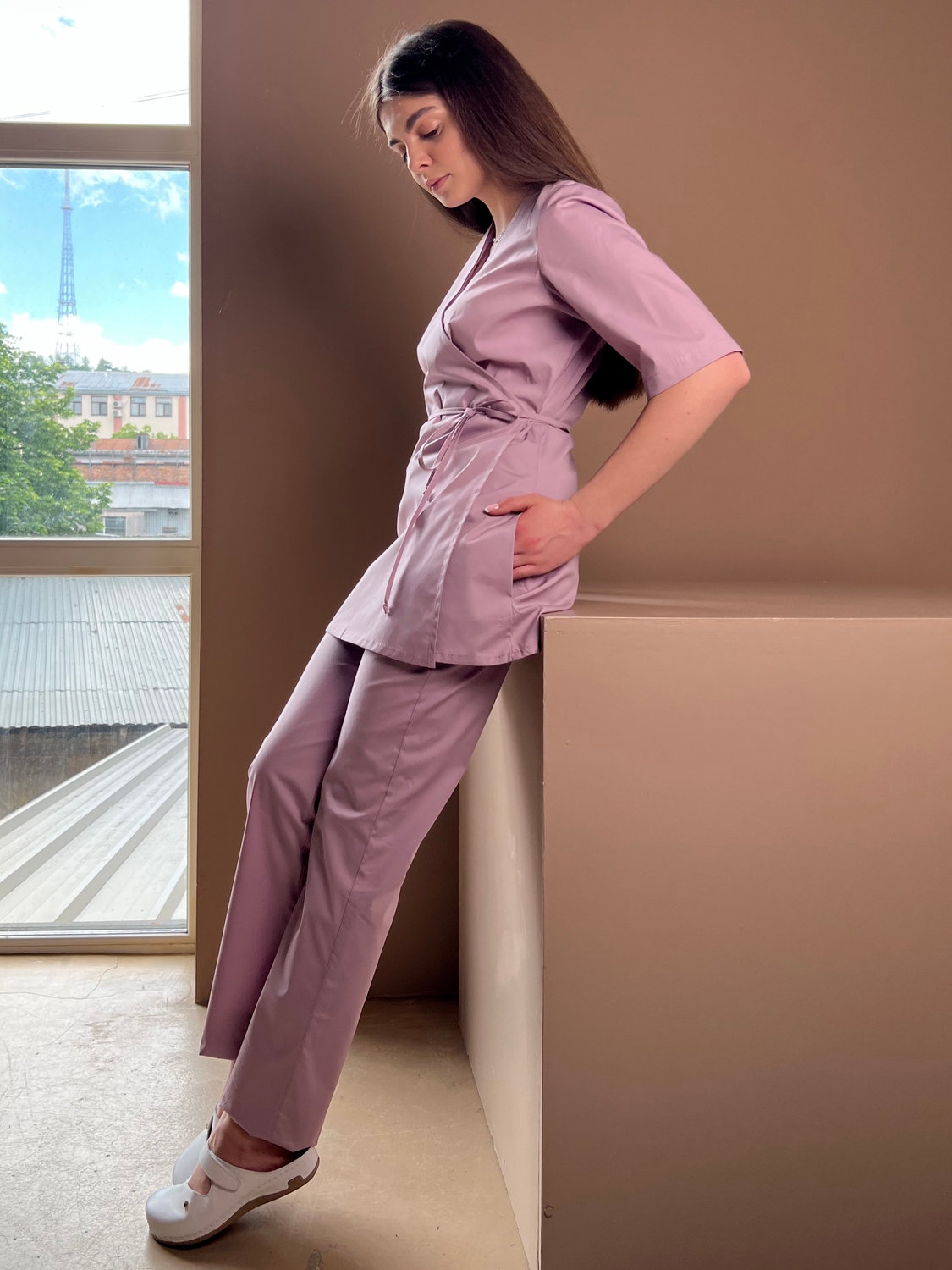 Жіночий медичний костюм на запах 22-01 ліловий з еластаном