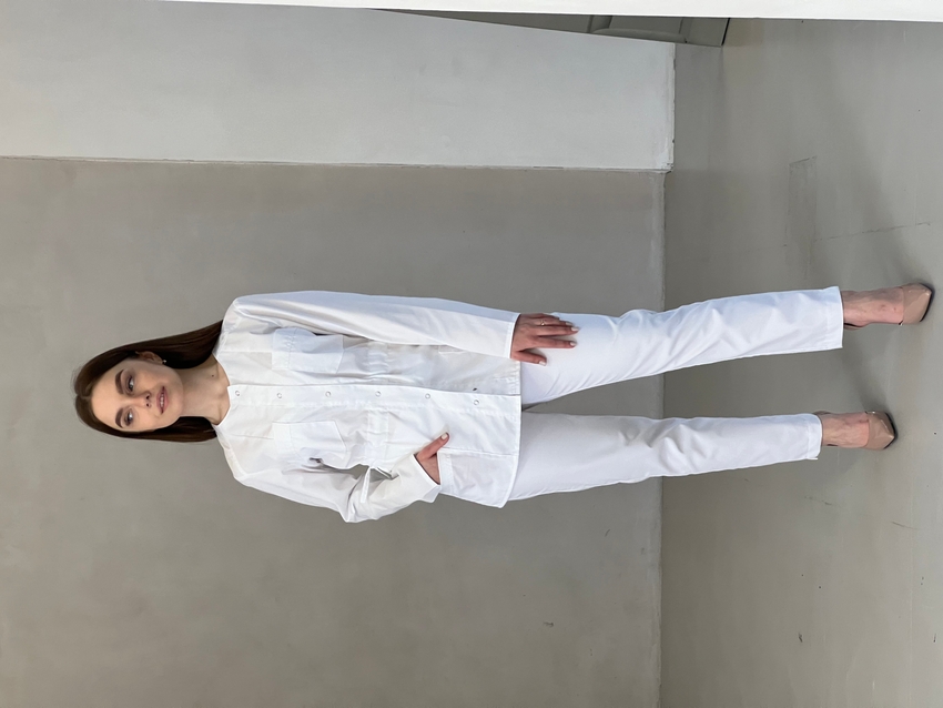 Жіночий медичний костюм 14-07 білий на довгий рукав