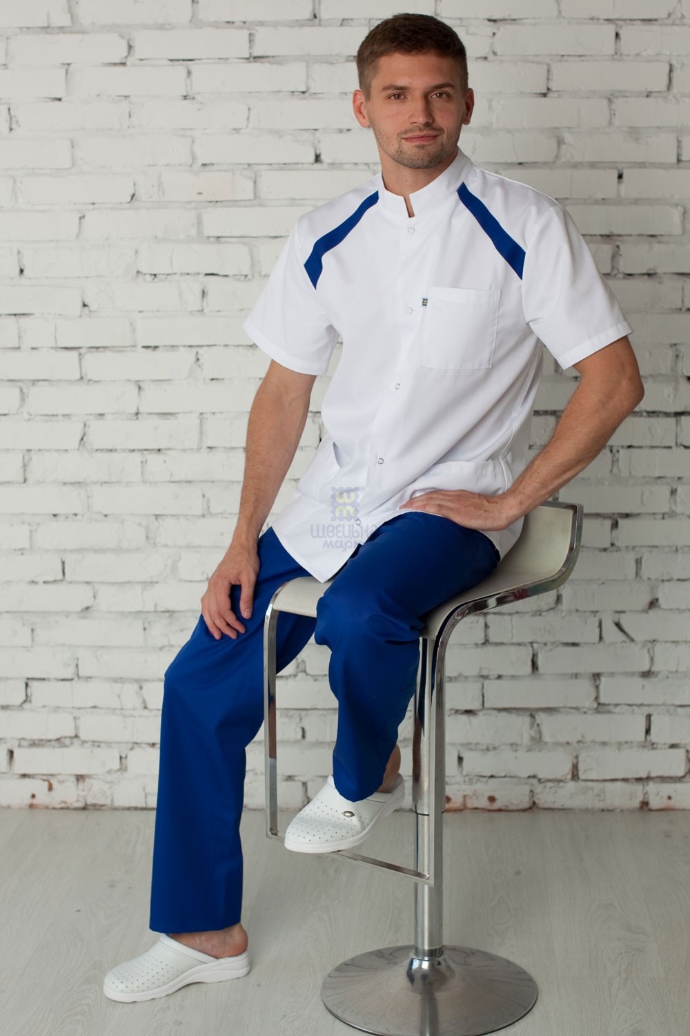 Мужской медицинский костюм МК-08 с голубой отделкой
