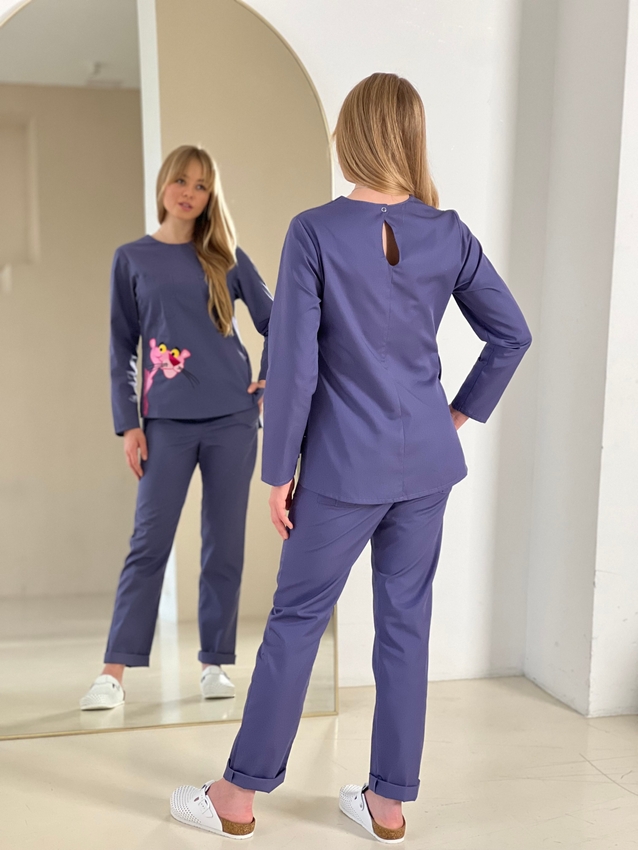 Медицинский костюм 20-08 с вышивкой Пантера фиолетовый