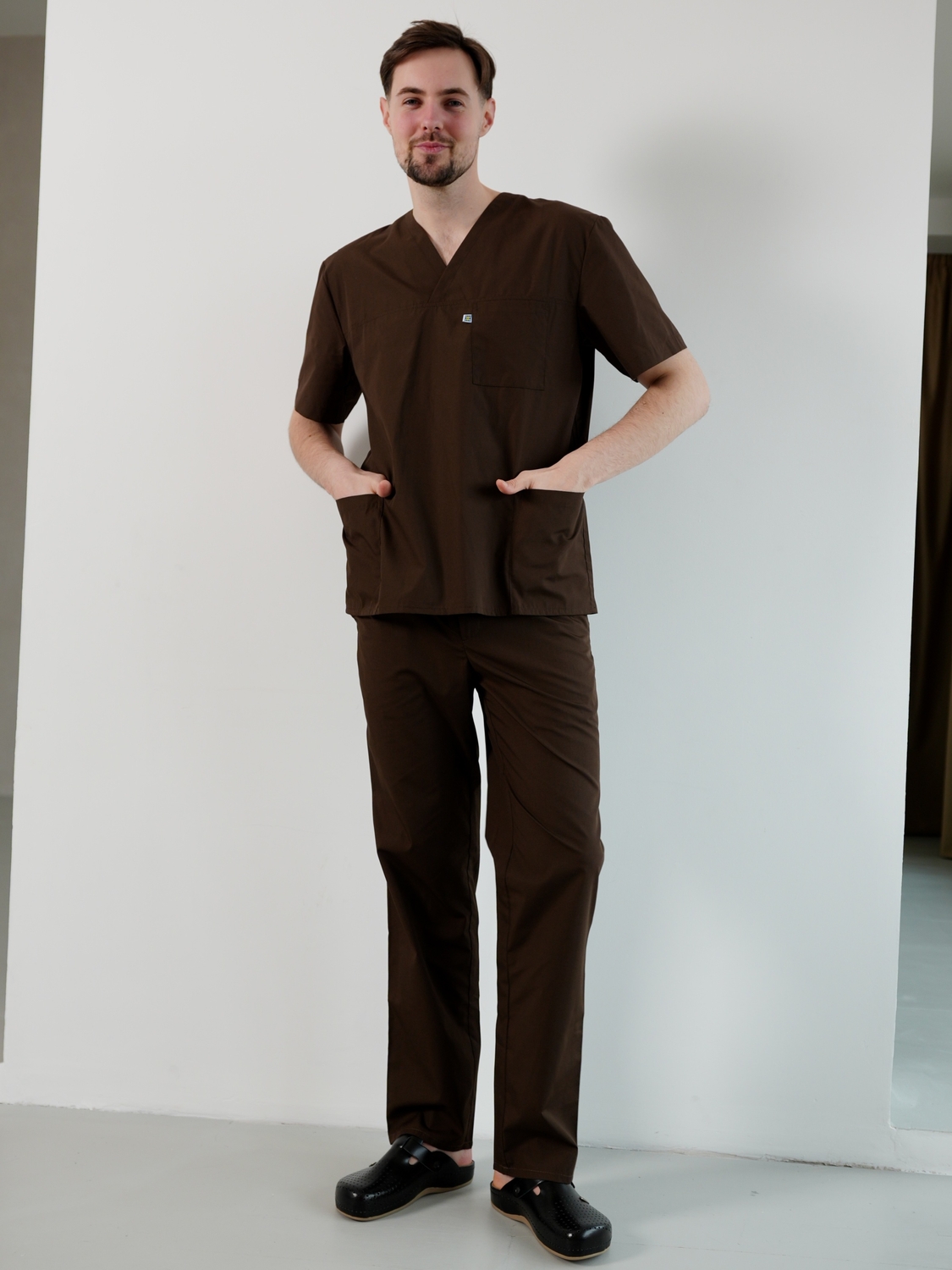 Мужской хирургический костюм 13-06 коричневый