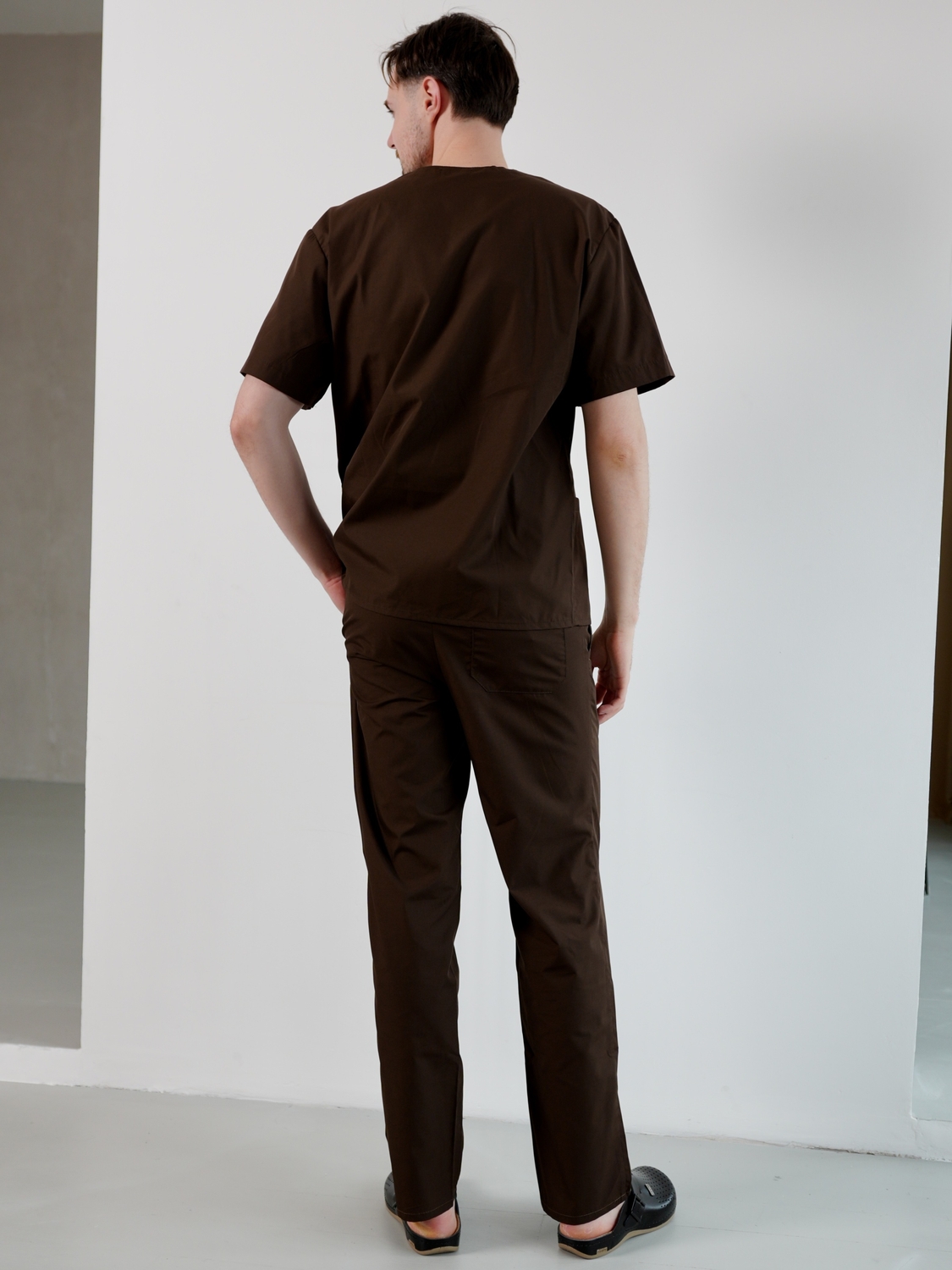 Мужской хирургический костюм 13-06 коричневый