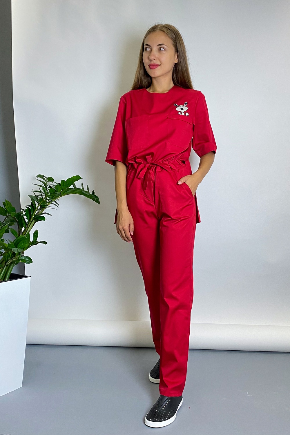 Жіночий медичний костюм 20-08 з вишивкою Снупі TRUST