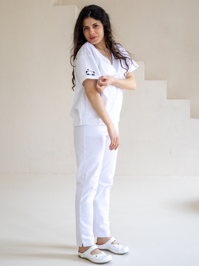 Медичний костюм жіночий білий з вишивкою Панда 22-03