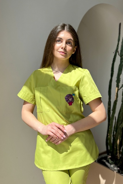 Жіночий костюм хірургічний салатовий 20-05 з вишивкою